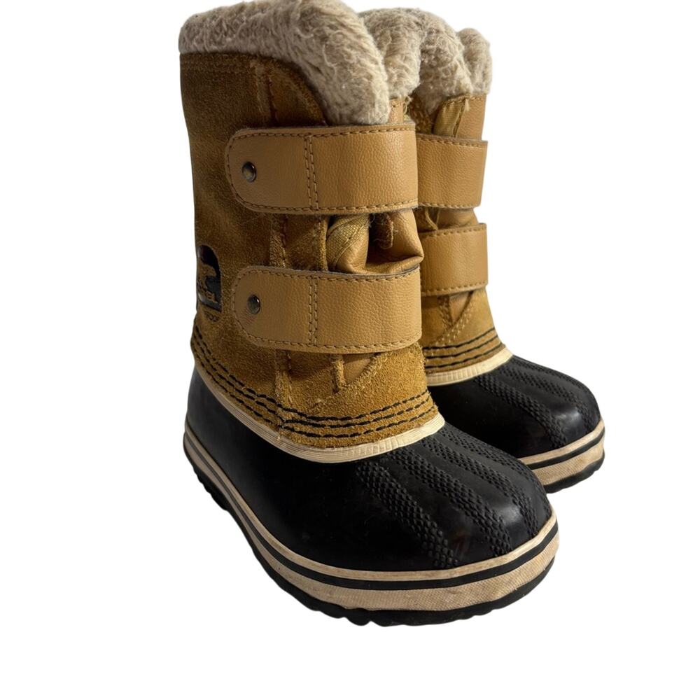 Sorel 1964 Pac Strap Snow boots in the 'Curry' color Child Size 6